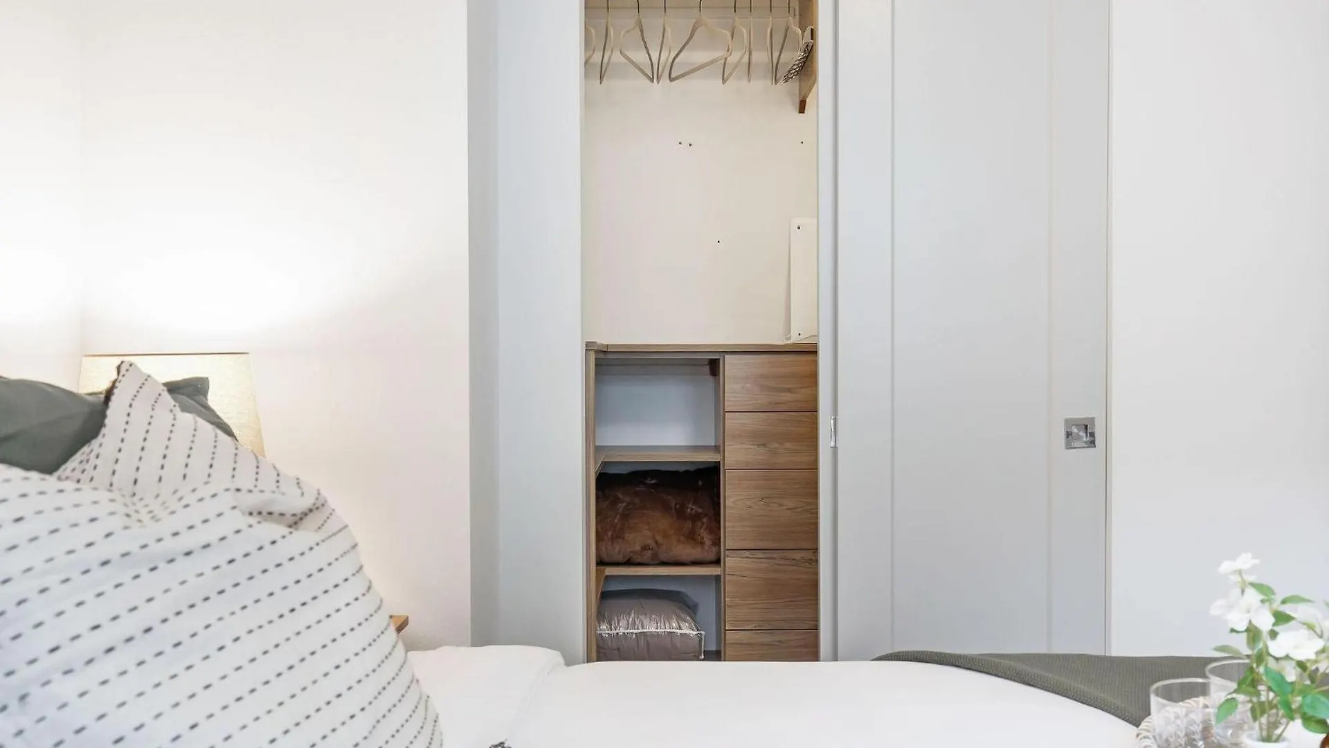 Capitol Luxe Six By Betterstay Seattle 0*,  United States